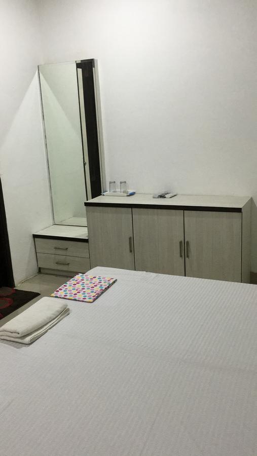 De Agya Paradise Hotell Ludhiana Exteriör bild